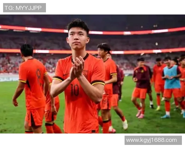 国足迎战卡特尔力争胜利展现团队精神与拼搏决心 国足迎战卡特尔力争胜利展现团队精神与拼搏决心